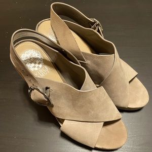 Vince Camuto Suede Greige Gray Beige Wedges Size 8 Peep Toe